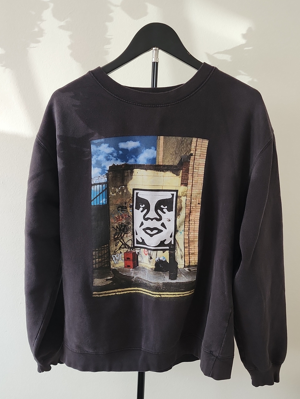 OBEY Shepard Fairey Icon Face Street Art Crewneck Sweatshirt L